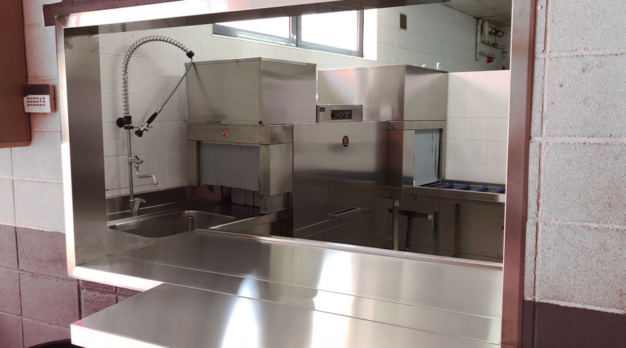 Inspección de las cocinas en más de 100 centros escolares en Barcelona